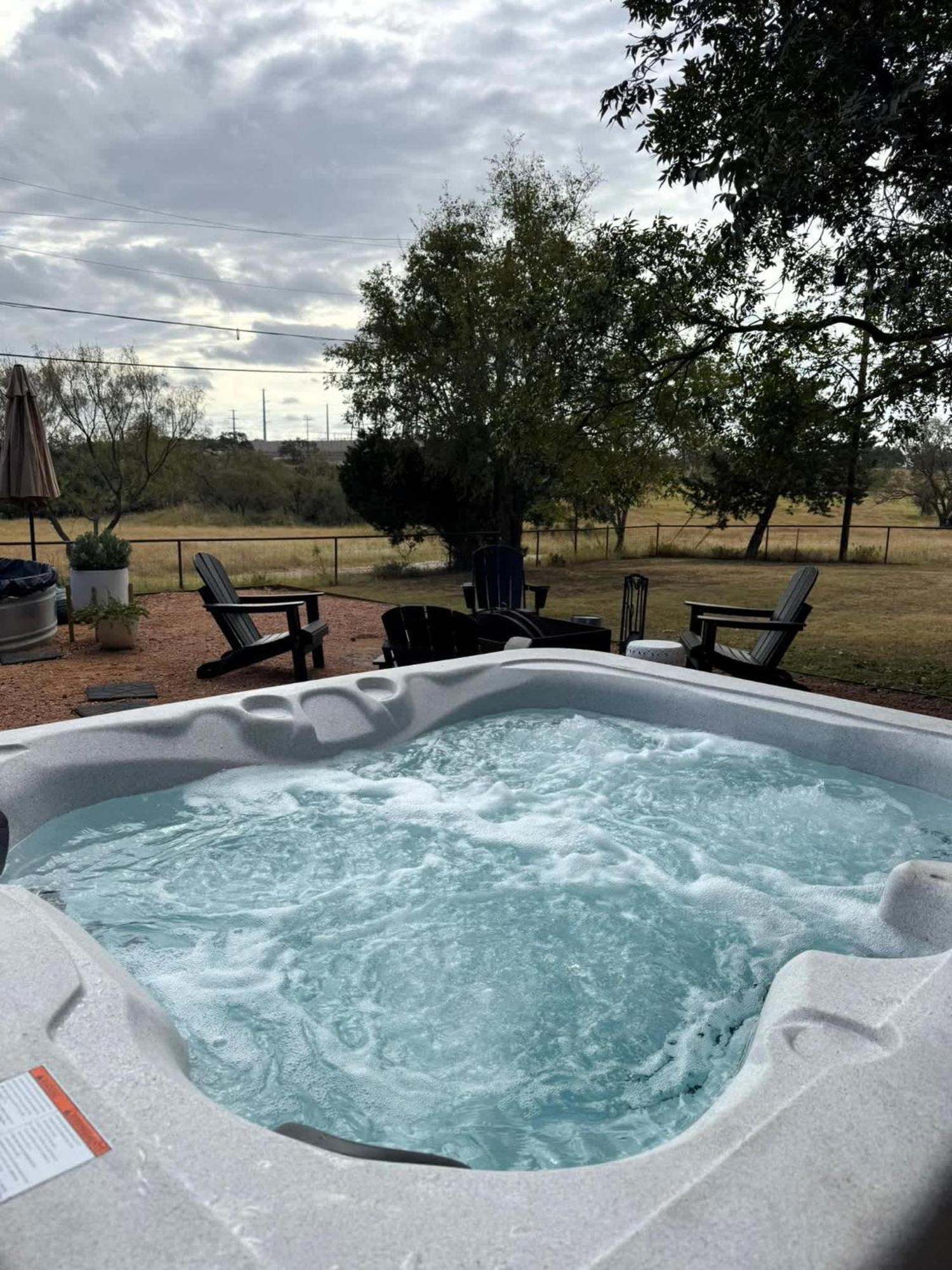 Villa Container Haus Pet Friendly With Cowboy Pool Fredericksburg Exterior foto